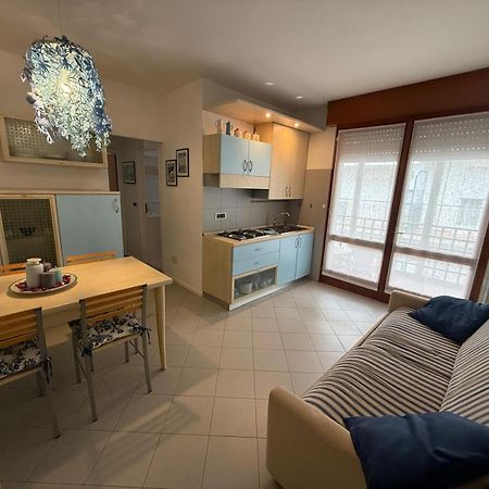 Gracious Apartment Located In The Heart Of Lignano Lignano Sabbiadoro Eksteriør billede